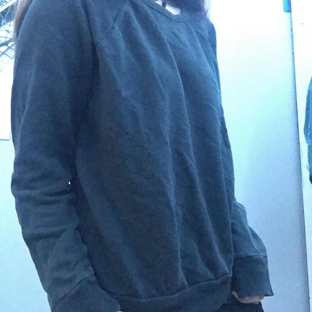 Women's crewneck